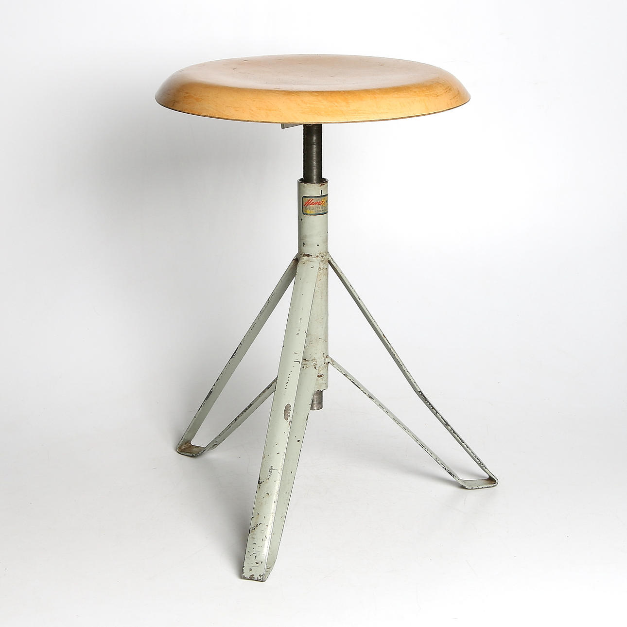 SNURRPALL, metall och trä, Hema Industristolar, Stockholm, 1900-tal.