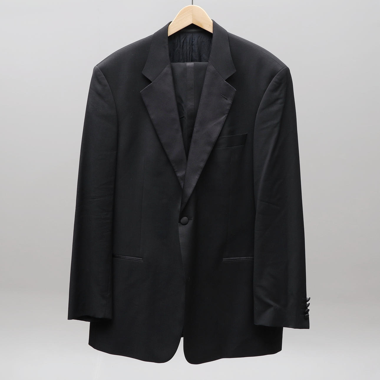 SMOKING, 2 dele til mænd, Hugo Boss, str. 56.