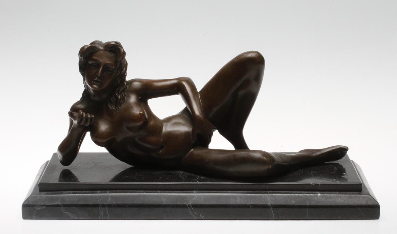 OIDENTIFIERAD KONSTNÄR. Skulptur, bronspatinerad metall, 2000-tal.