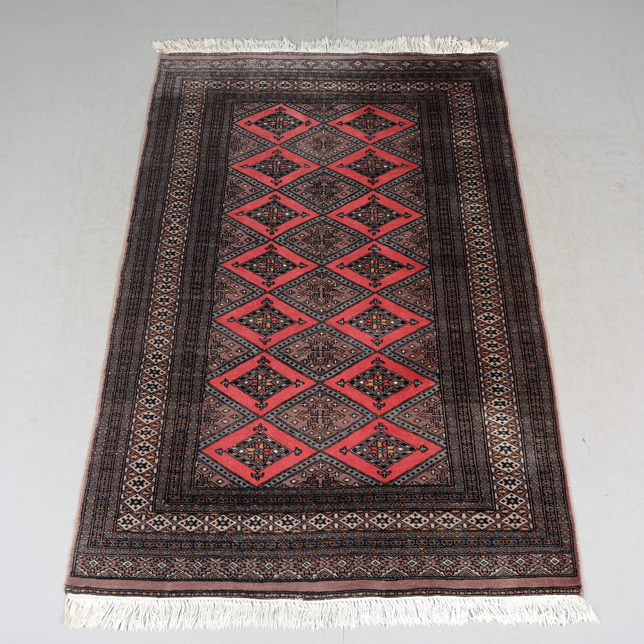 MATTA, Bokhara, 190 x 125 cm.