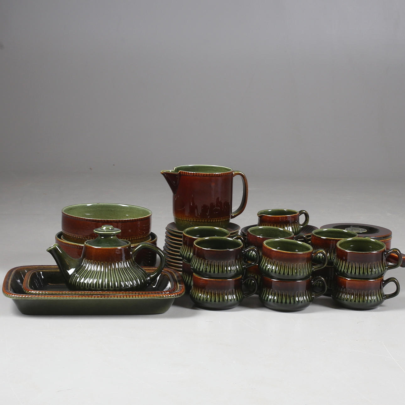 SERVISDELAR, 44 delar, "Oliv", Gefle, keramik, 1960/70-tal.