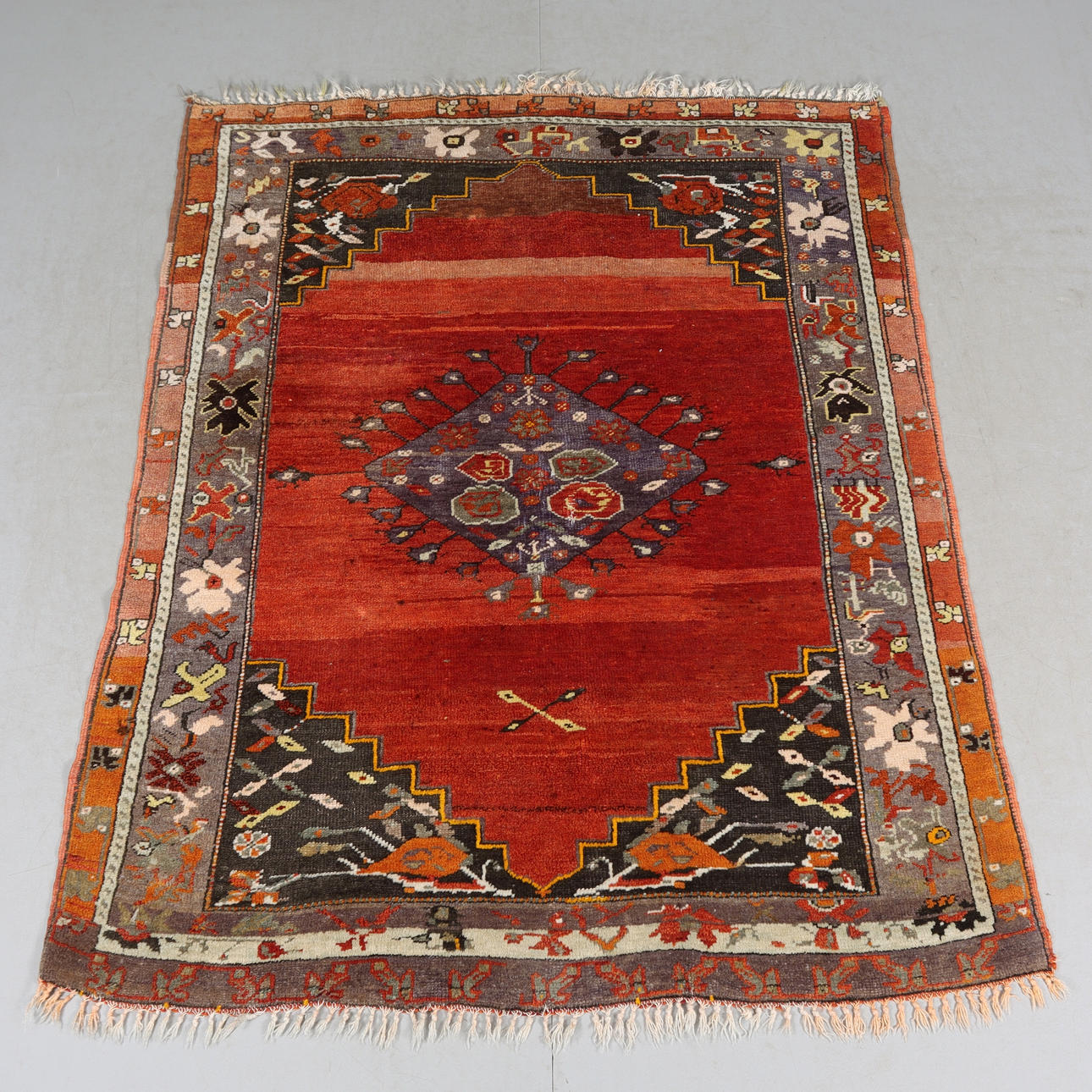 MATTA, orientalisk, 165 x 130.