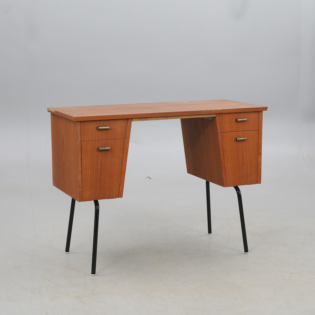 PÖYTÄ, ”Marlene ”, Ikea, suunniteltu 1959.