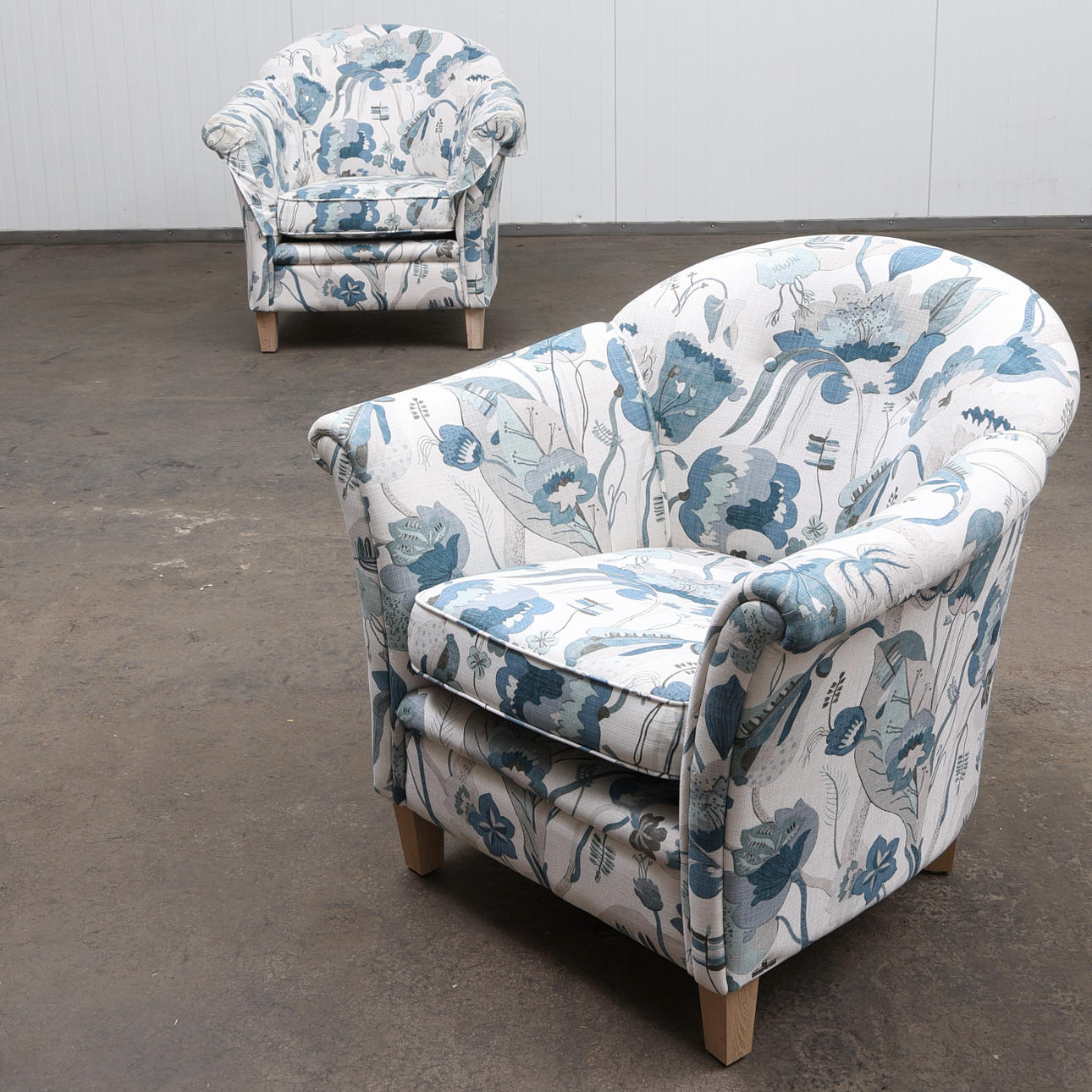 FÅTÖLJER, ett par, Bröderna Andersson "Tilde", 2000-tal.