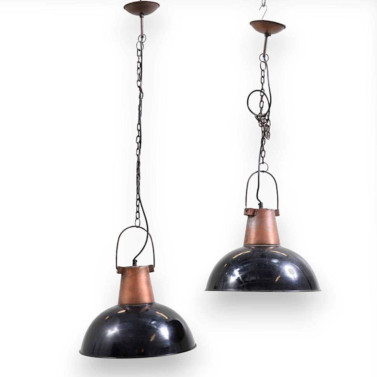 TAKLAMPOR, 1 par, bemålad koppar, Olsson & Jensen, samtida.