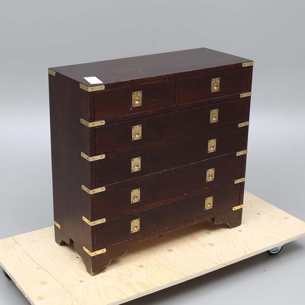 BYRÅ, 6-lådig, 1900-talets andra hälft.