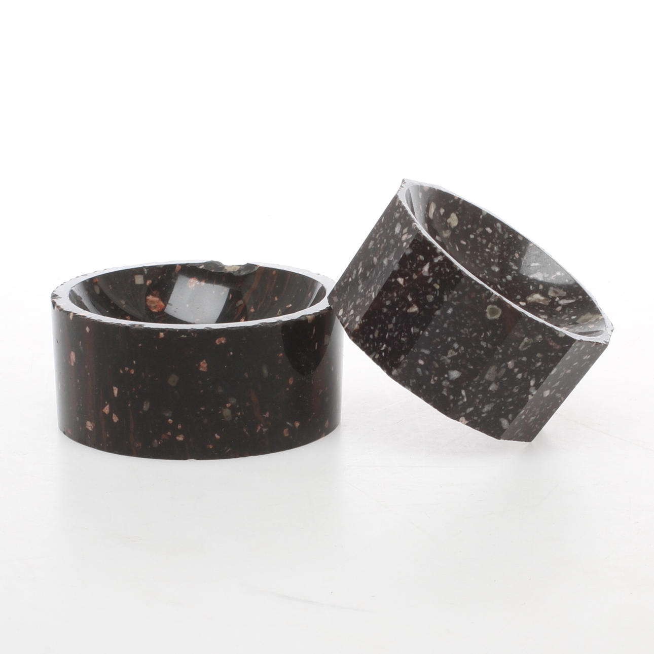 SALTKAR, 2 st, porfyr, 1800-tal.