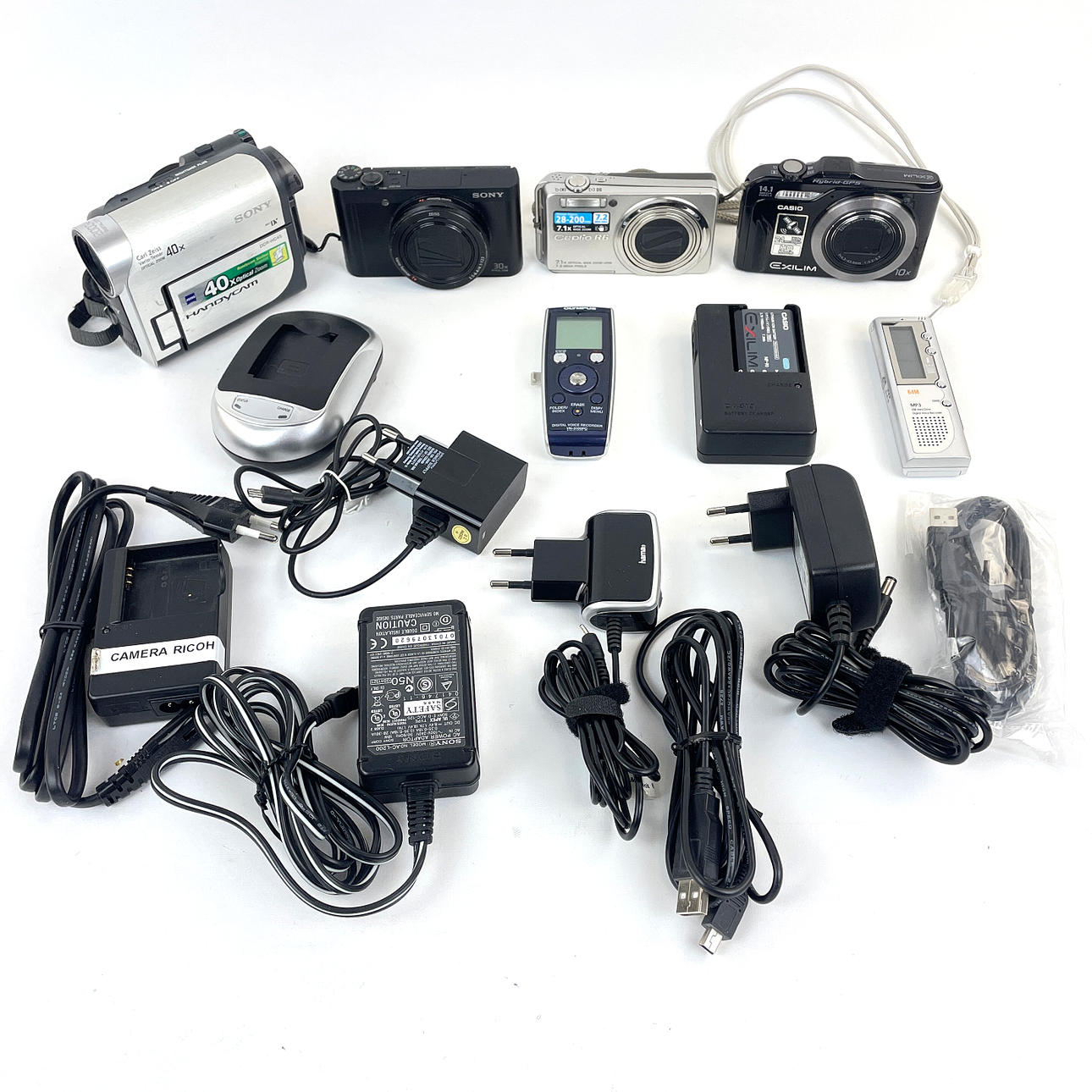 DIGITALA KAMEROR, DIKTAFONER, VIDEOKAMERA, 6 delar.