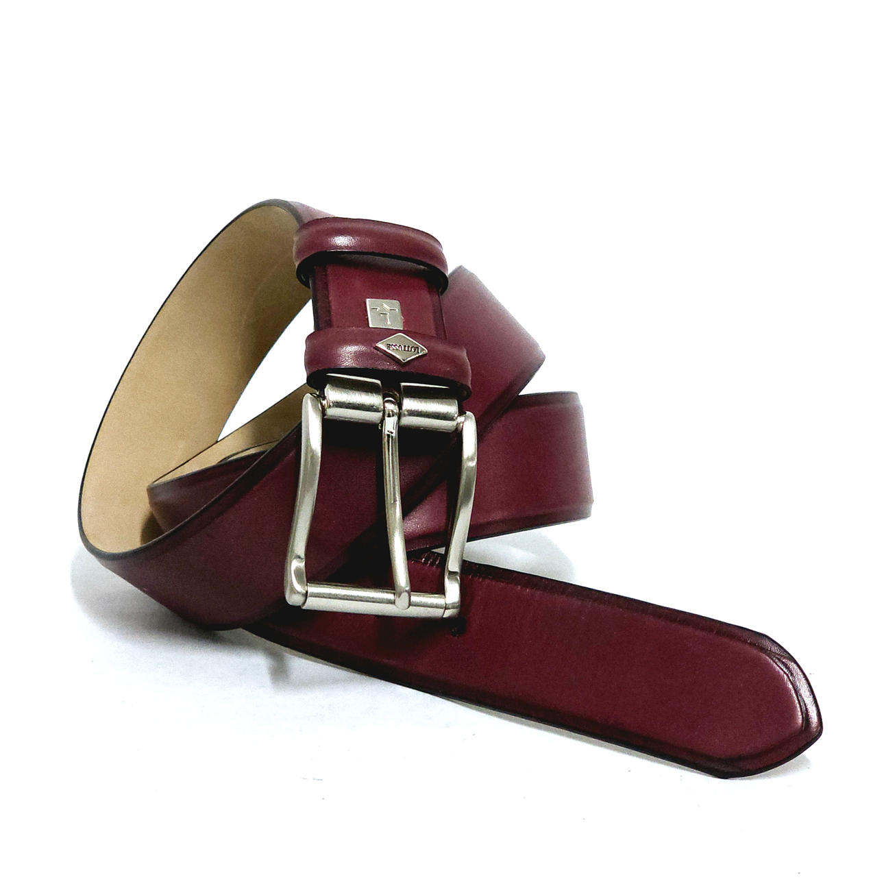 LOTTUSSE. cinturón de piel granate con hebilla plateada.