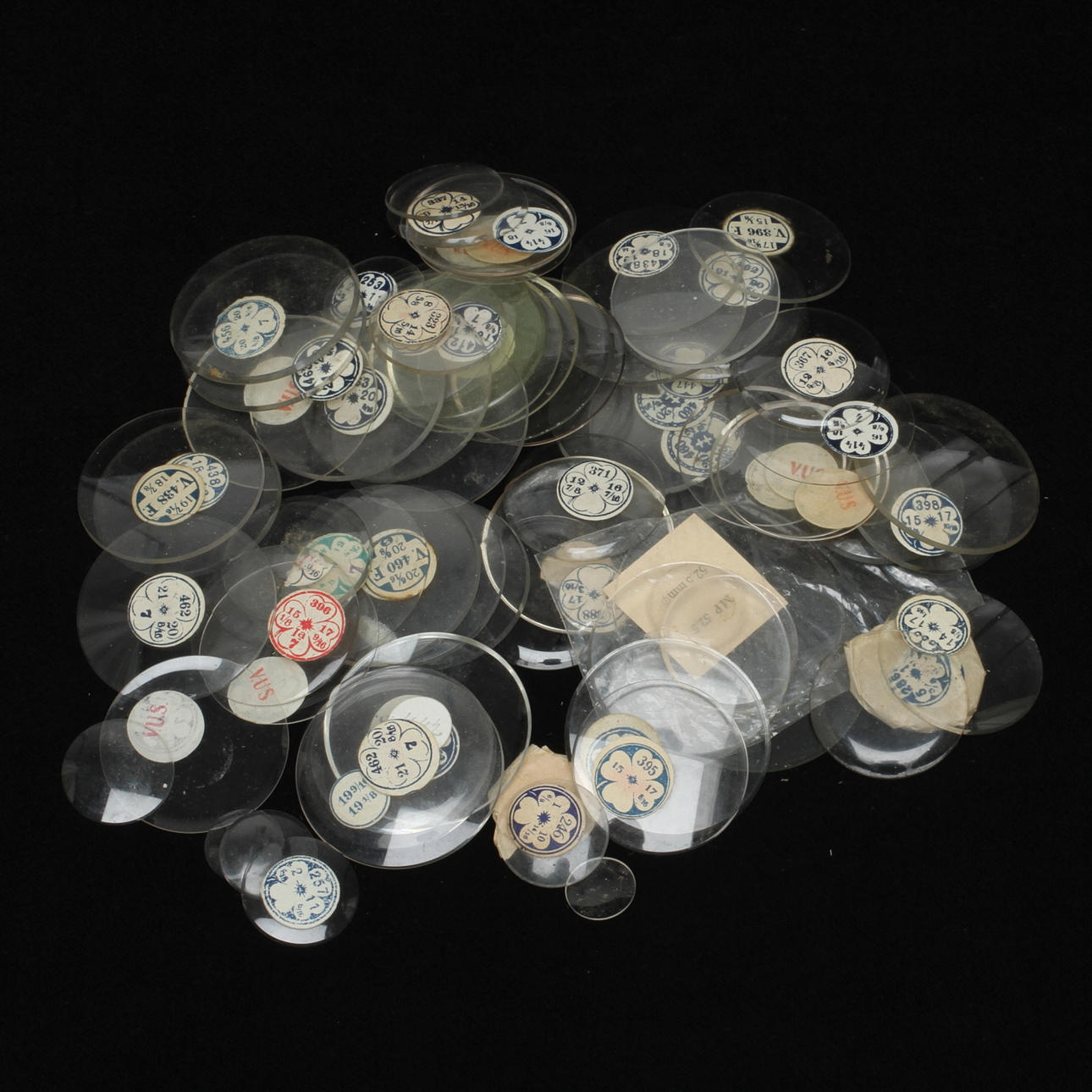 BOETTGLAS, glas samt plast, mestadels 1900-tal.