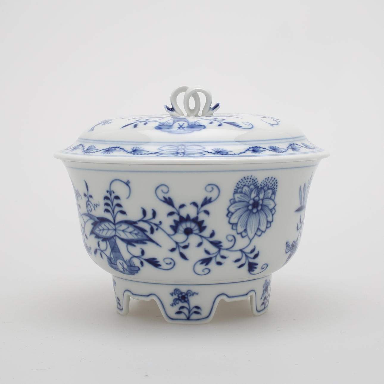 SKÅL med lock, "lökmönstret", Meissen-märke, Tyskland.