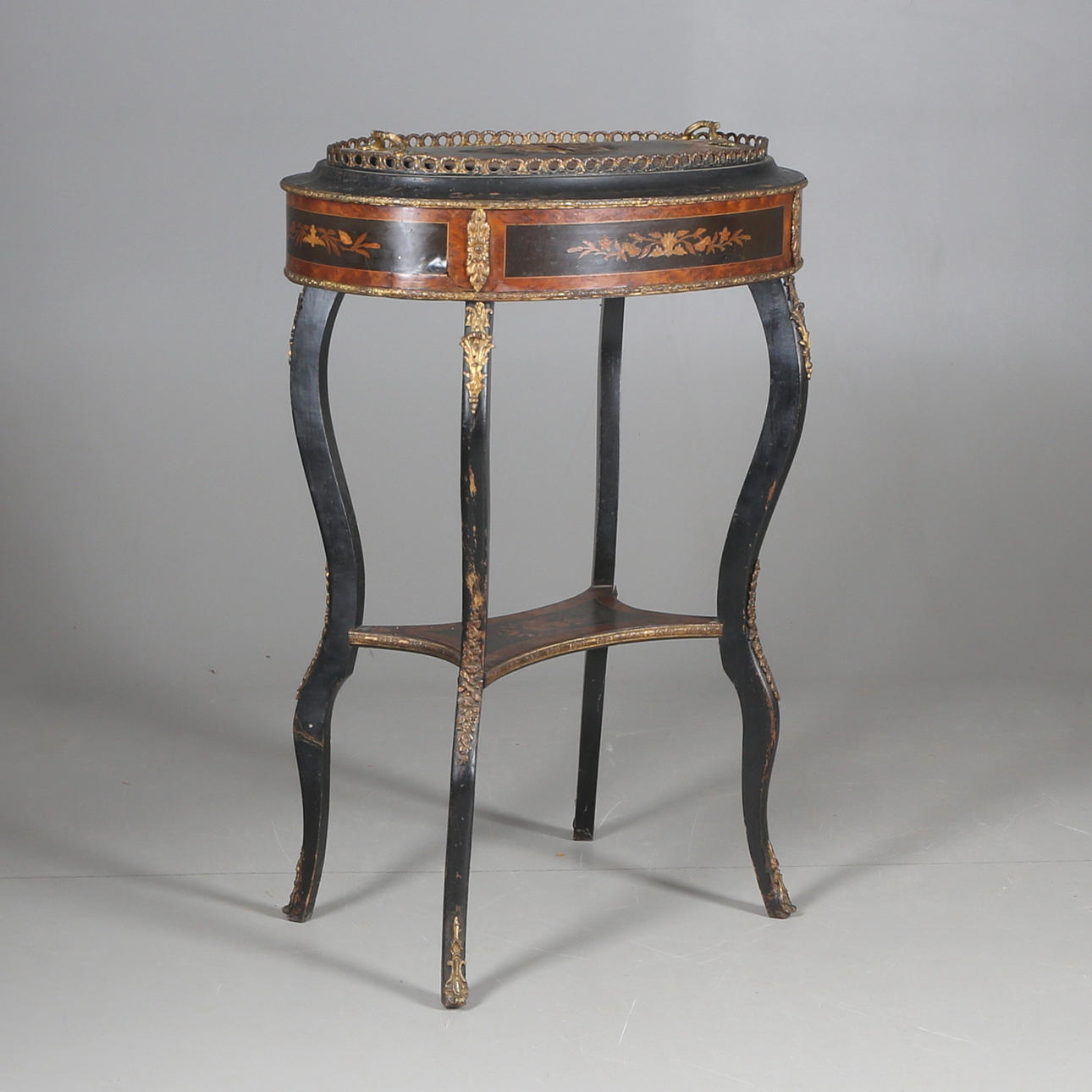 BLOMBORD, nyrokoko, med intarsiaarbete, 1800-tal.