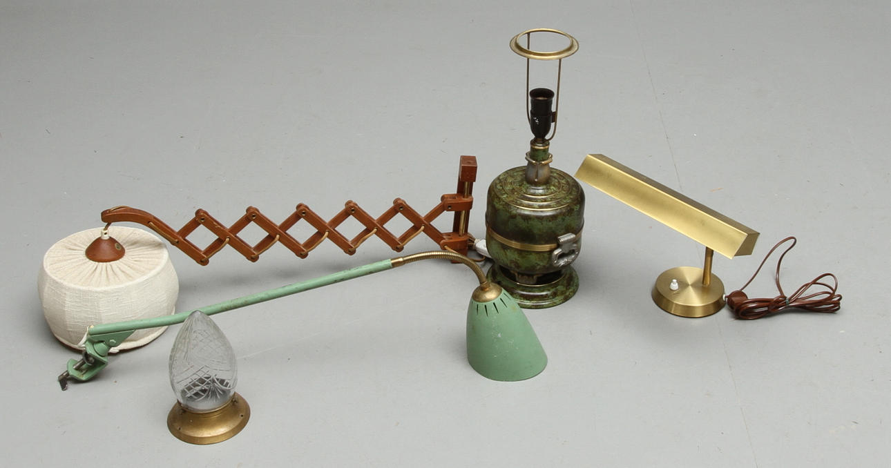 PARTI LAMPOR, 5 st, metall och trä, 1900-tal.