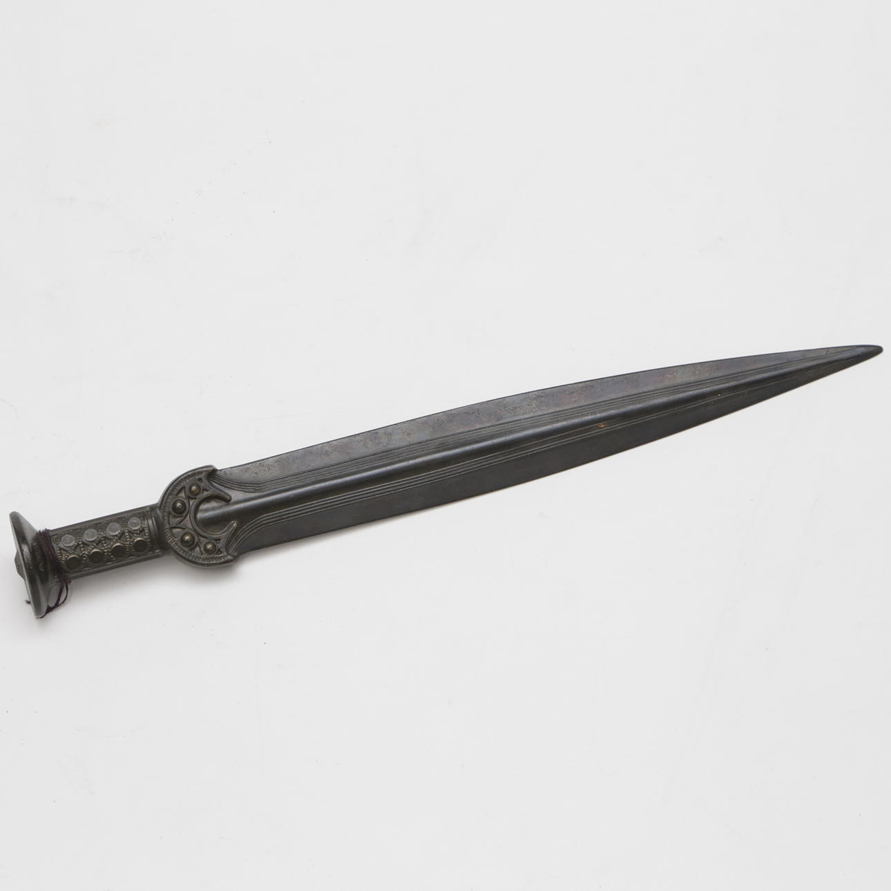 CUCHILLO, réplica de un cuchillo romano de bronce.
