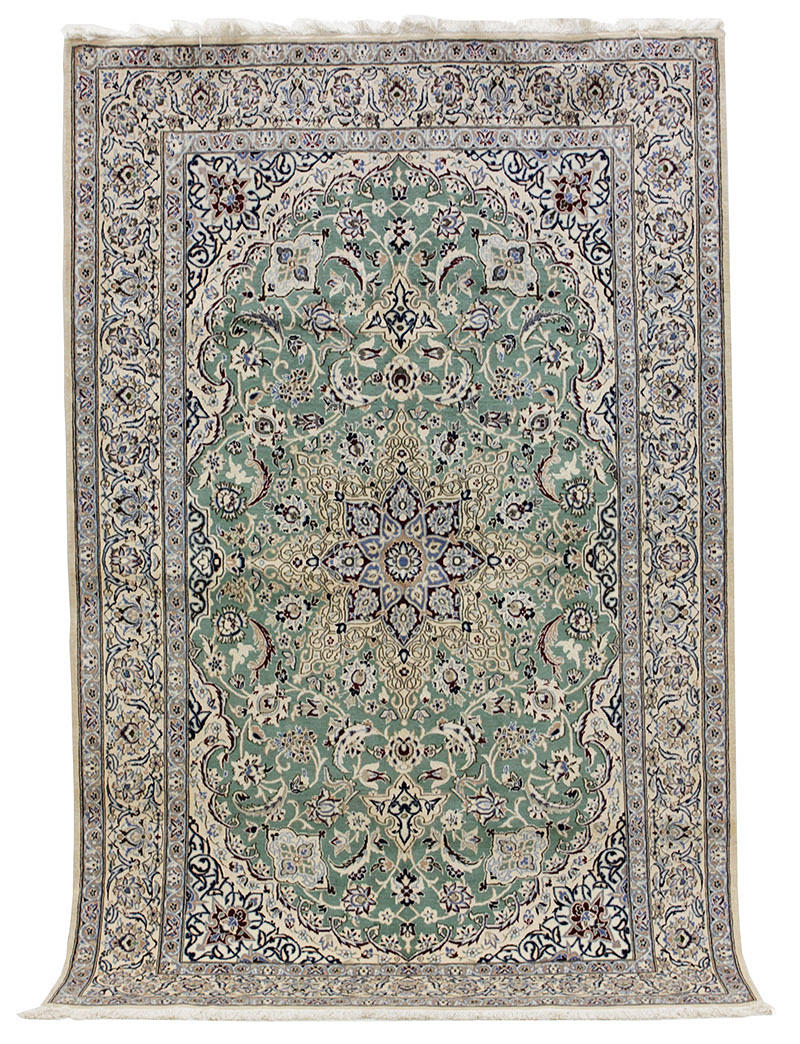 MATTA, Persisk, grön Nain med silkesinslag, (fine), 260 x 164 cm.