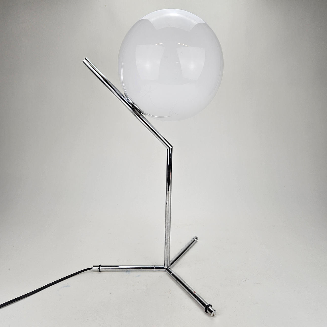 MICHAEL ANASTASSIADES. Bordslampa, "IC Lights", Flos.