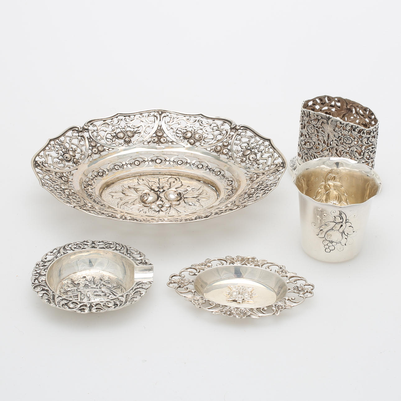 SILVER OBJECTS, 5 pieces, 1900s, weight 181 grams.