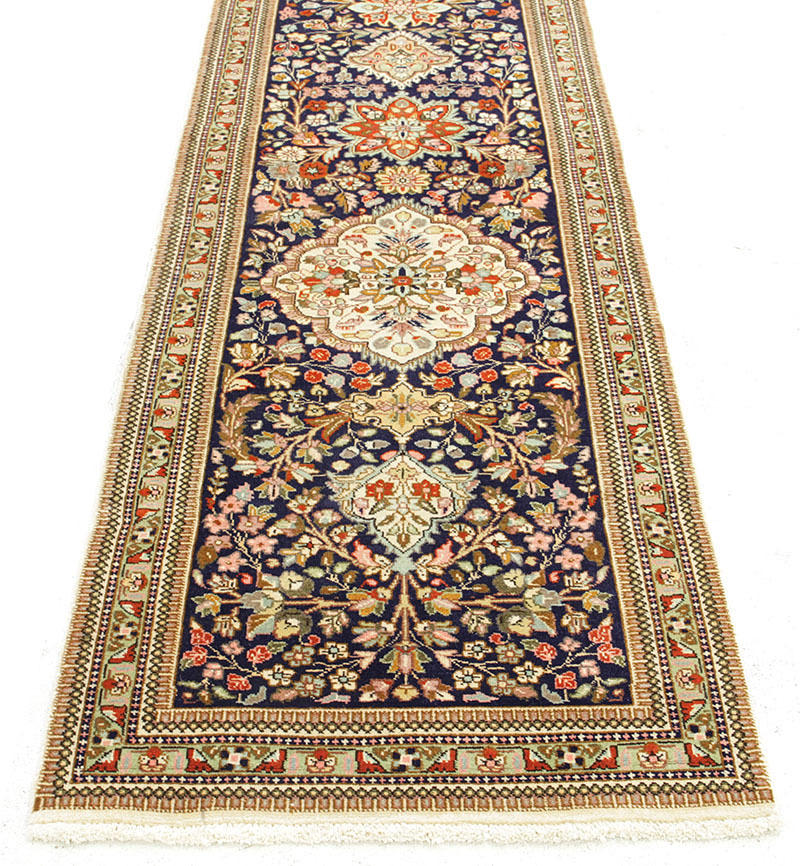 MATTA, persisk, figural Täbriz, gallerimodell, 490 x 80 cm.