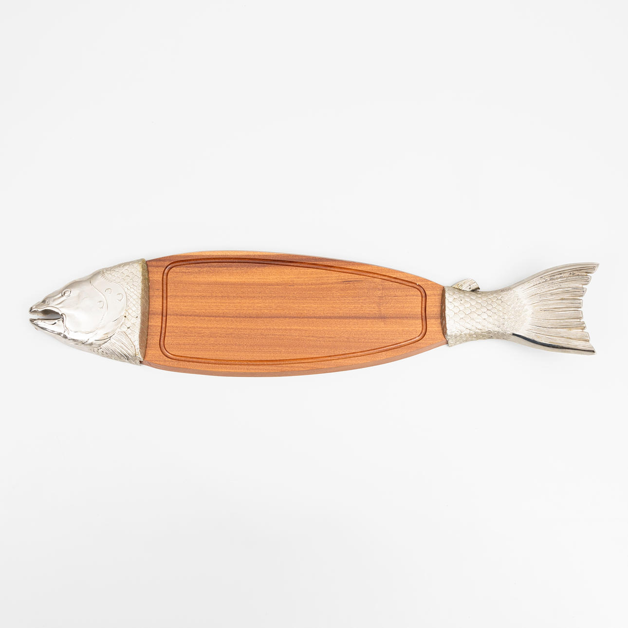 Tabla de pesca de teca y peltre, Francia.