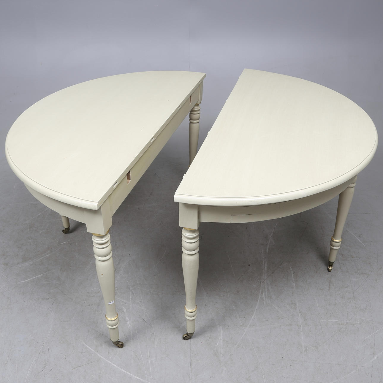 HALVMÅNEBORD, ett par, omkring 1900.