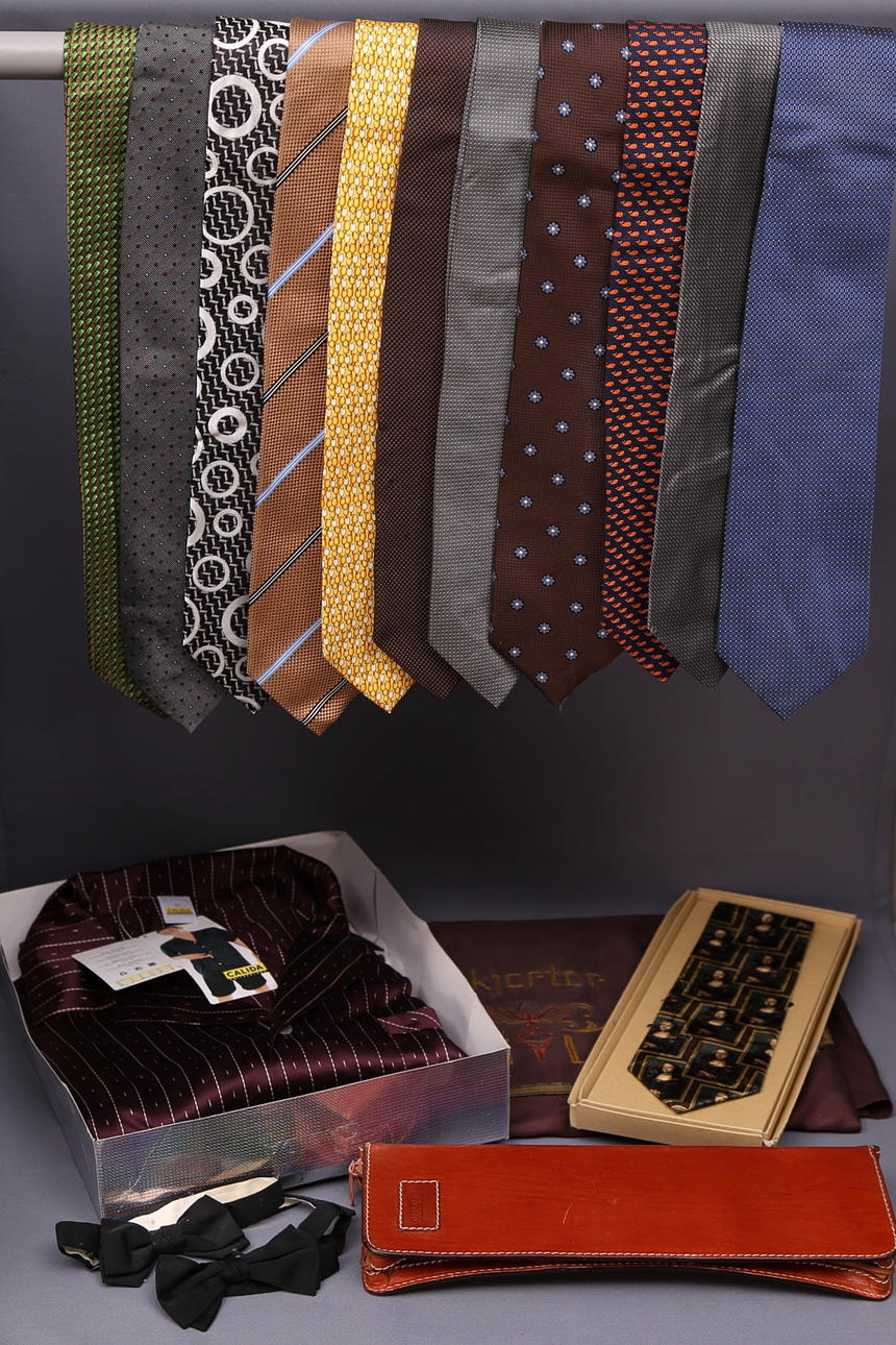 HERRTILLBEHÖR: slipsar, siden + pyjamas + flugor, 1900-tal.