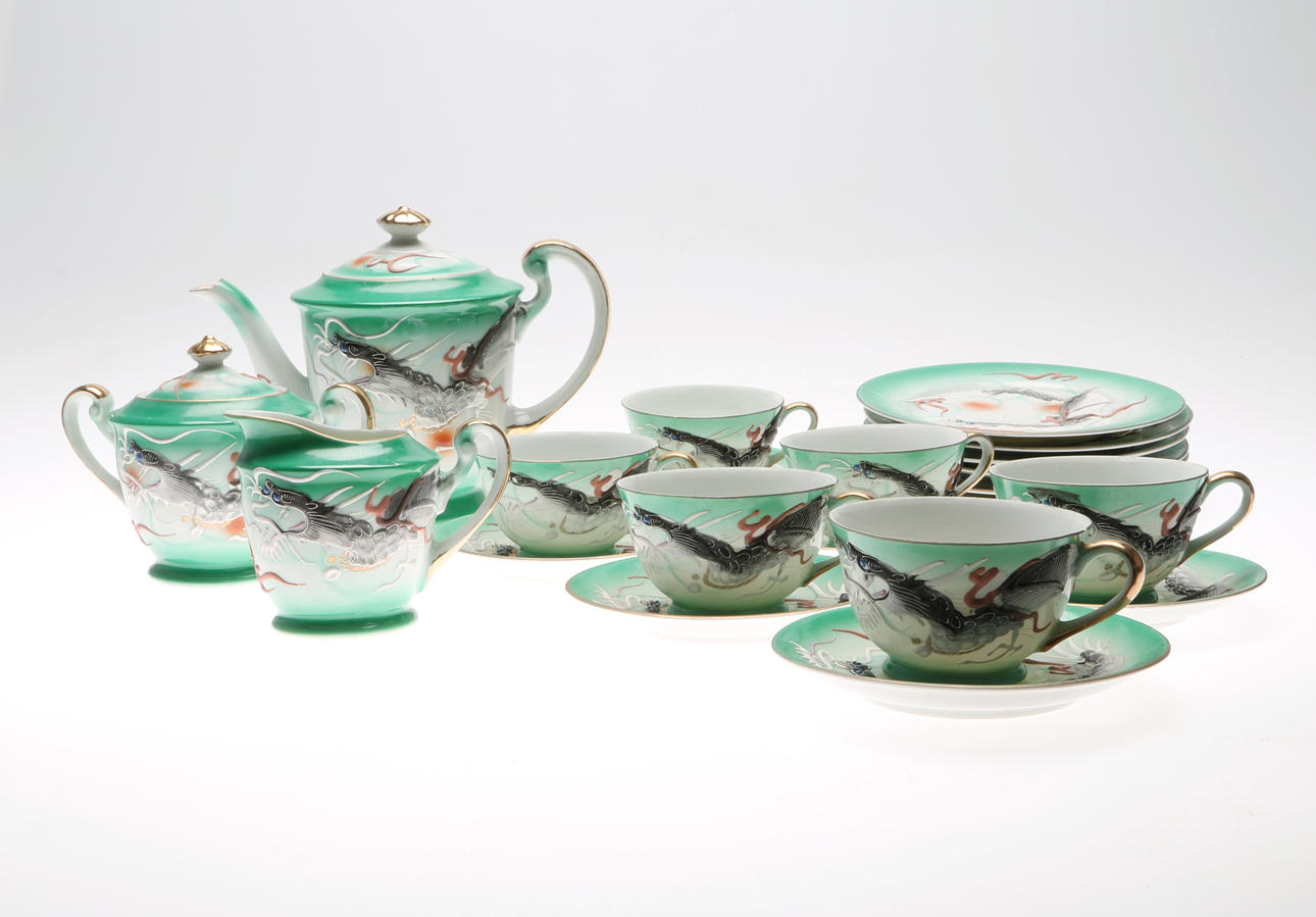 TESERVIS, 15 delar. Japan/Kina. Handmålad. 1900-talets mitt.