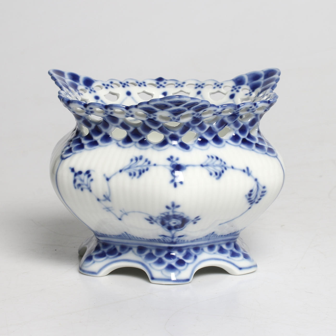 SOCKERSKÅL, porslin, "Musselmalet", Royal Copenhagen.