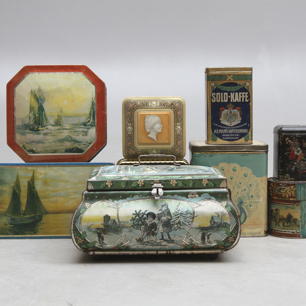 PARTI PLÅTBURKAR, 9 st, bla. Marabou och Java-Kaffe.