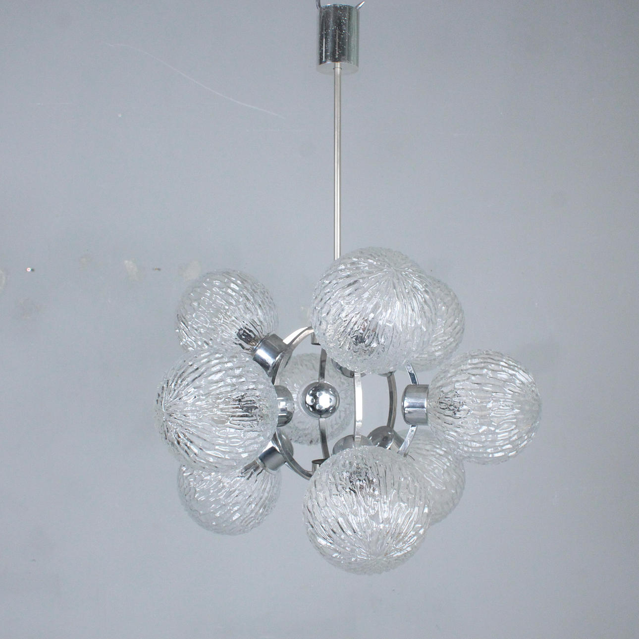 RICHARD ESSIG. Space Age Sputnik Deckenlampe der 1970er.