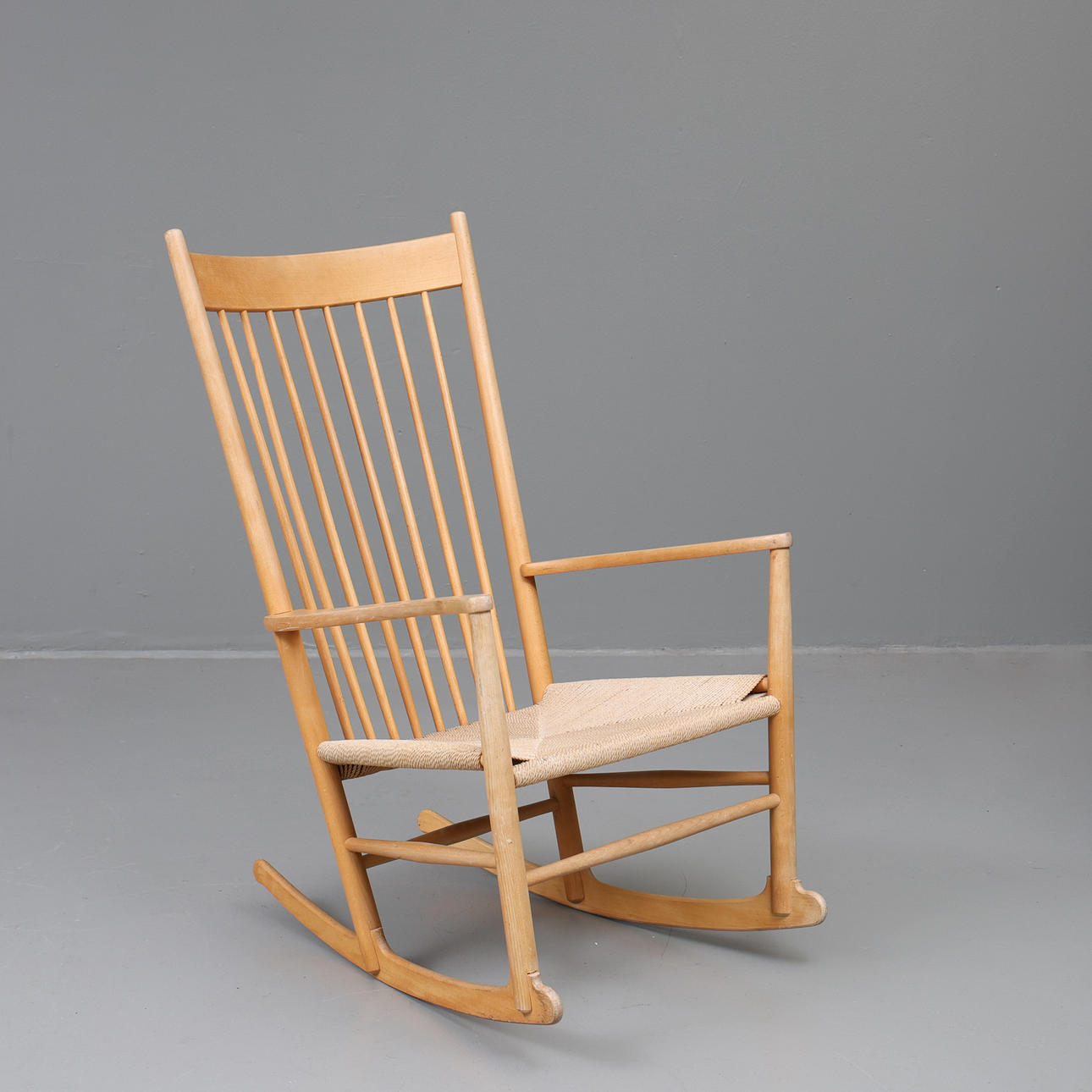 HANS J WEGNER. Gungstol, J16, FDB, Danmark.