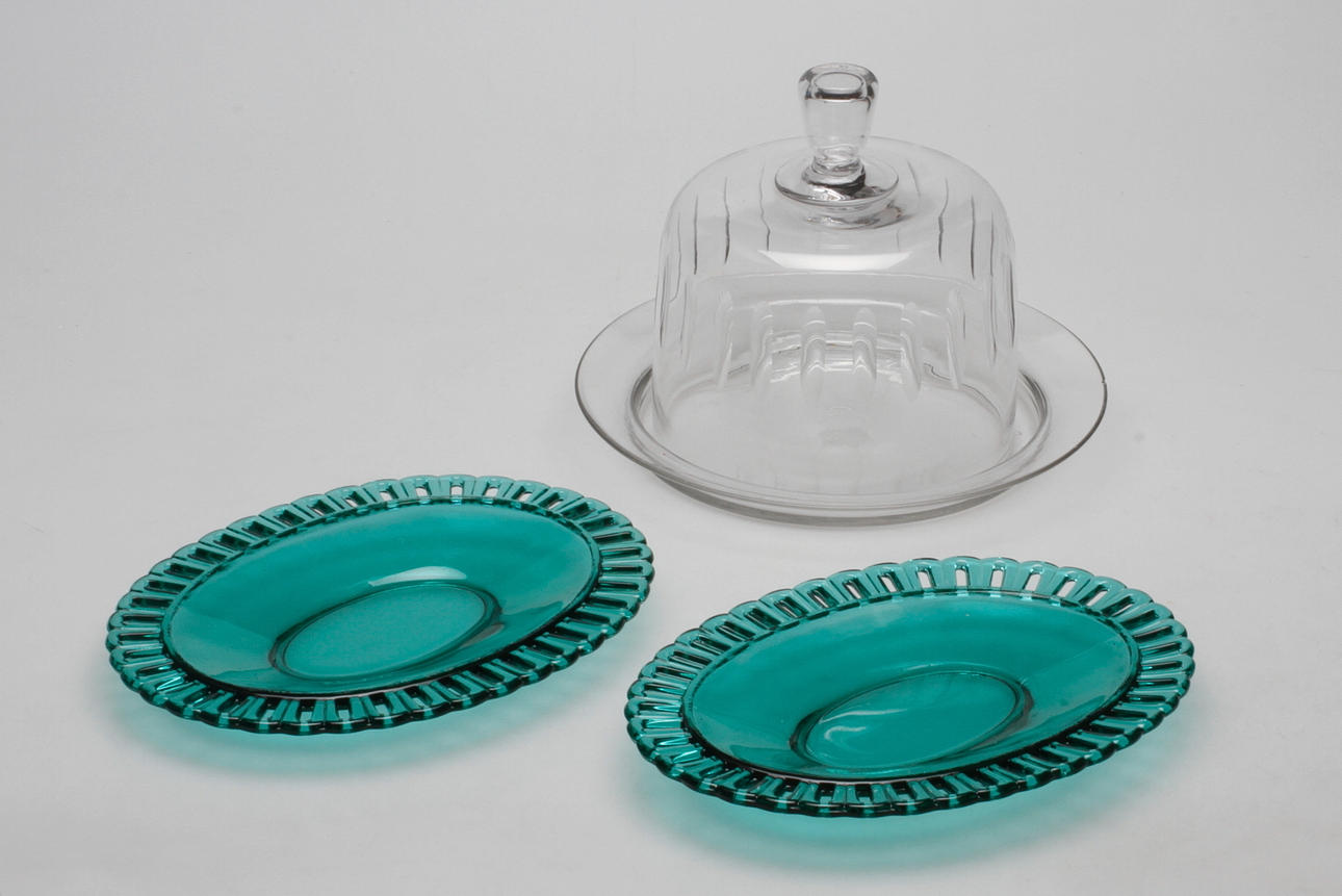 OSTKUPA, olivslipad samt FAT, glas, William Stenberg, Gullaskruf för Firma Svenskt Tenn.