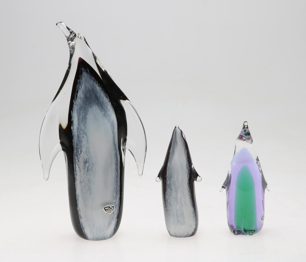 KONSTGLAS, 3 stycken, Pingviner, FM Ronneby.