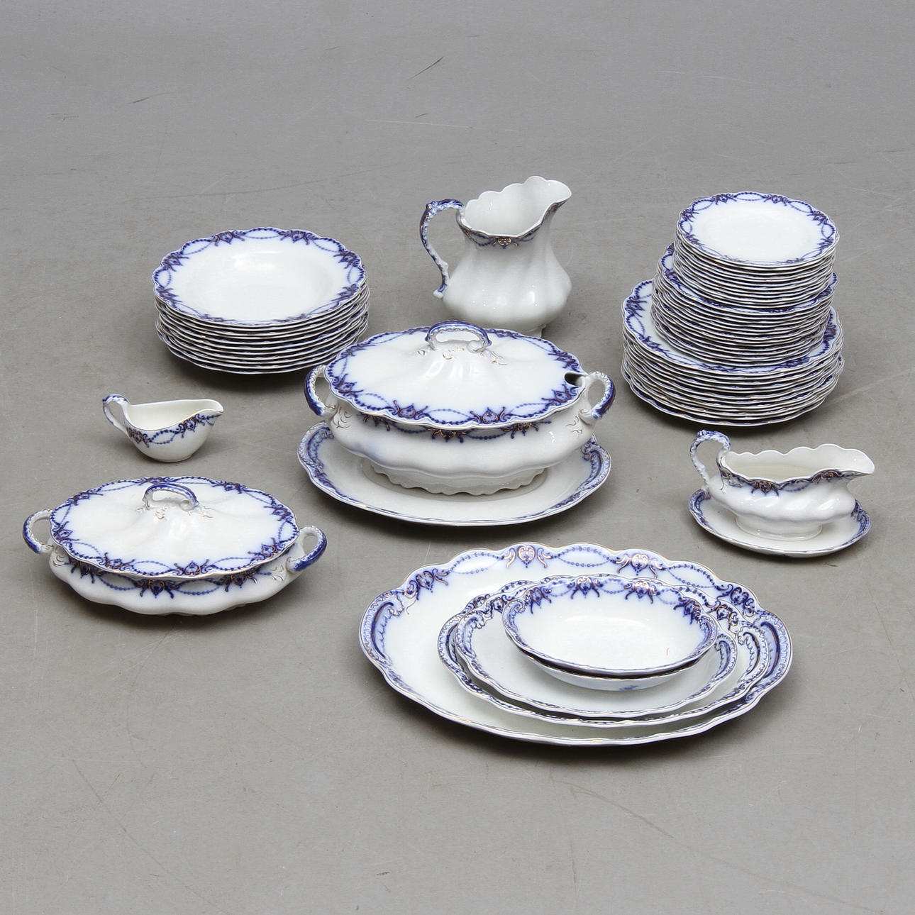 SERVISDELAR, 59 delar, porslin, Sterling, Johnson Bros, England.