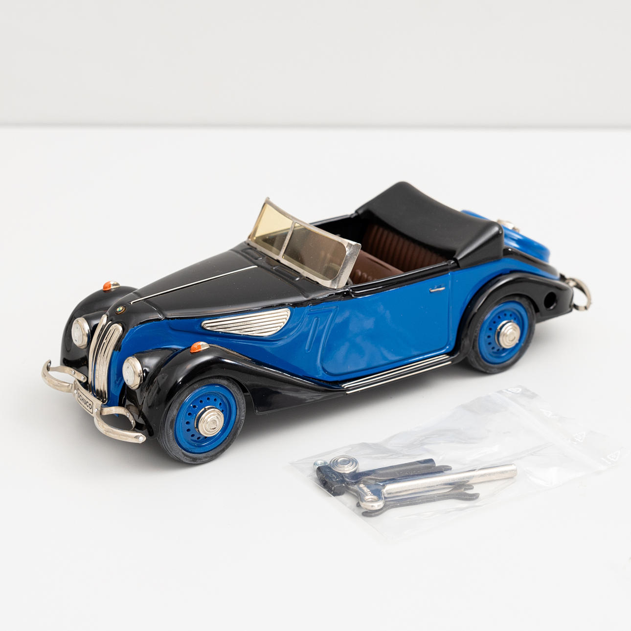 SCHUCO BMW 327 Cabrio, 1:18, Uhrwerk, Originalverpackung