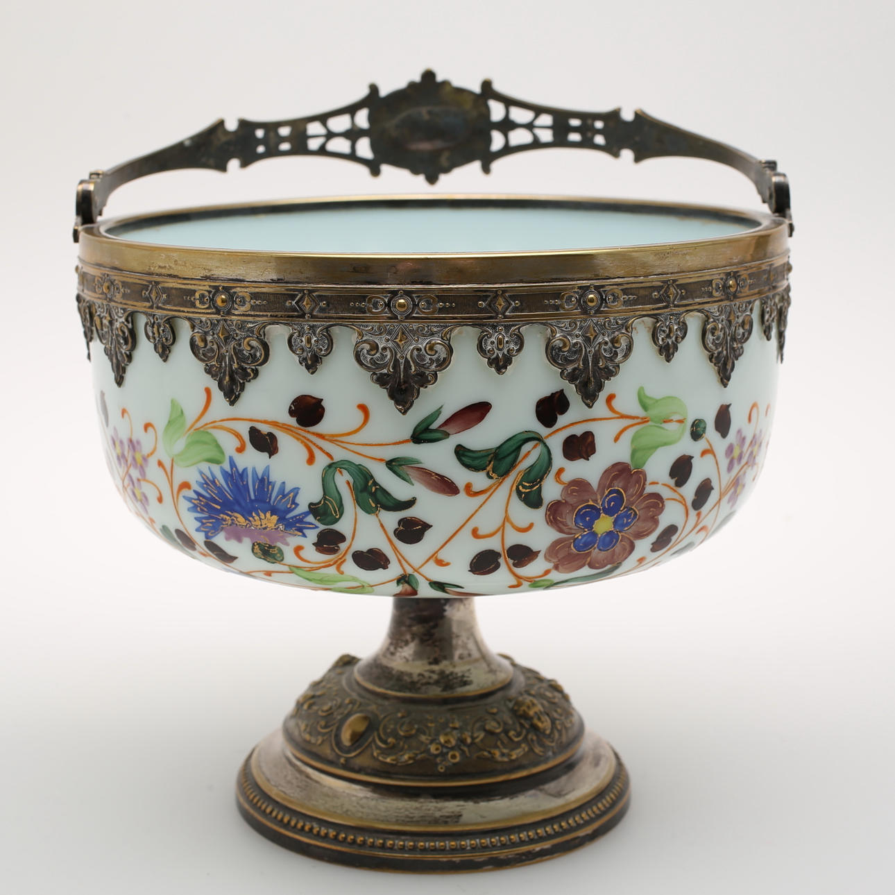 SKÅL PÅ FOT, porslin och nysilver, 1800-tal.