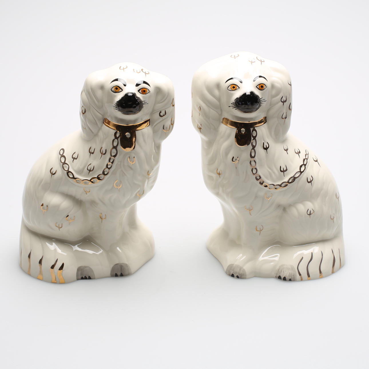 FIGURINES, 2 dogs, glazed ceramic, Beswick, England.