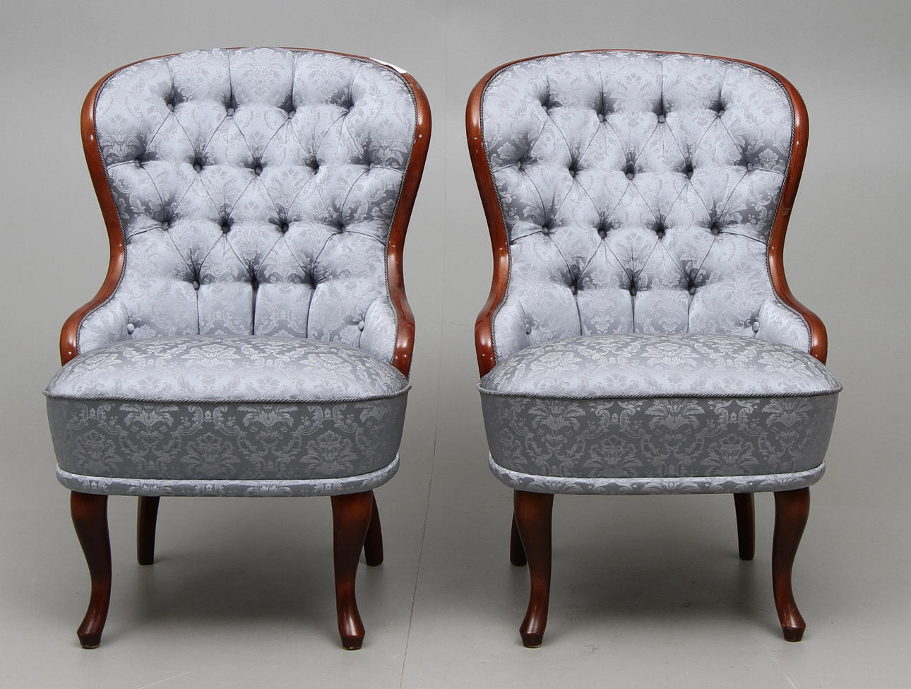 EMMAFÅTÖLJER ett par. 1900-talets andra hälft.