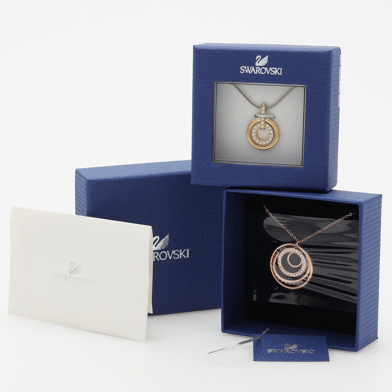 SWAROVSKI, 2 Stück, Halskette mit Anhänger.