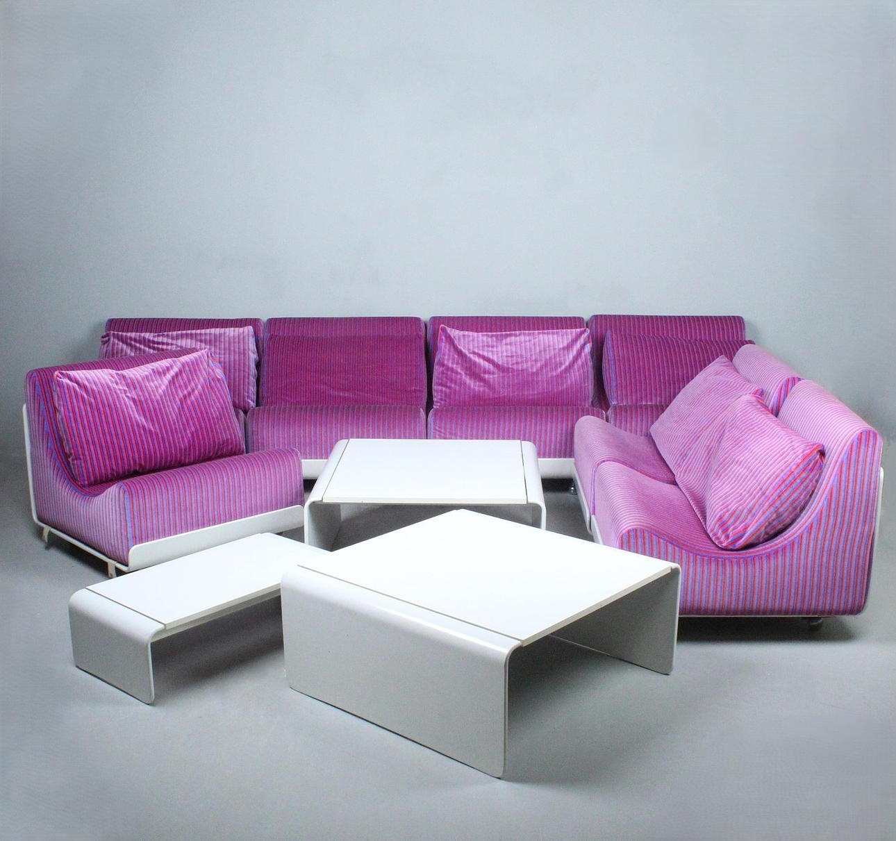 LUIGI COLANI. COR. Modulär sittgrupp, 'Orbis' modell, designad 1969.