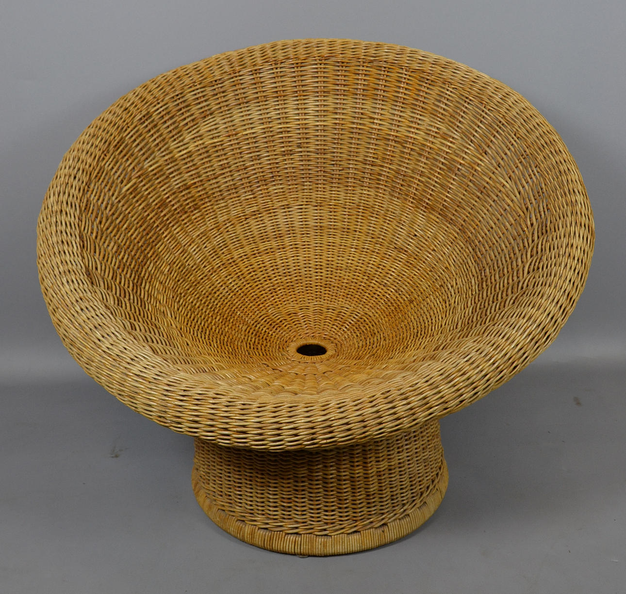 EGON EIERMANN. KORBSESSEL E10.