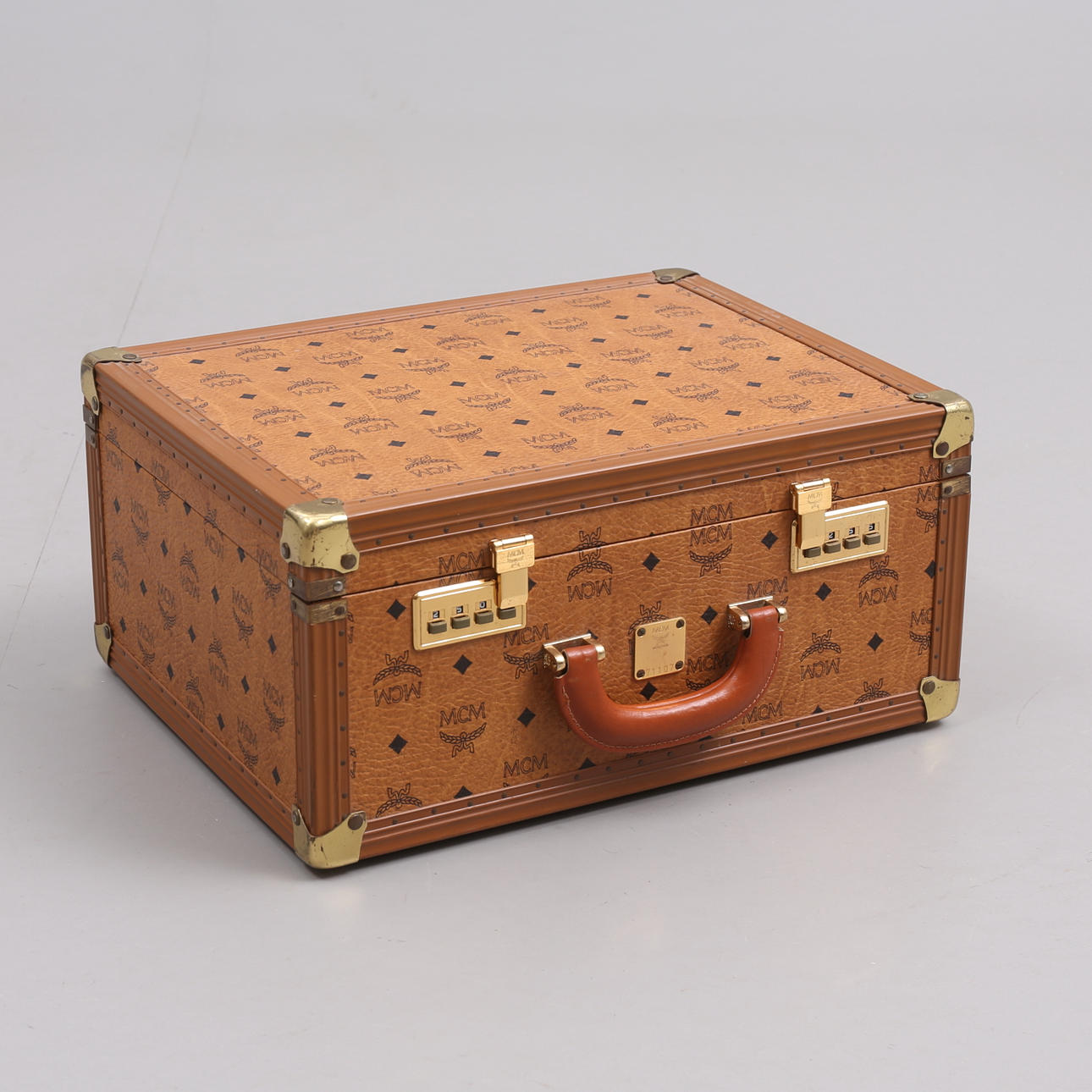 SUITCASE, Michael Cromer Munich (MCM), cognac visetos, code lock.