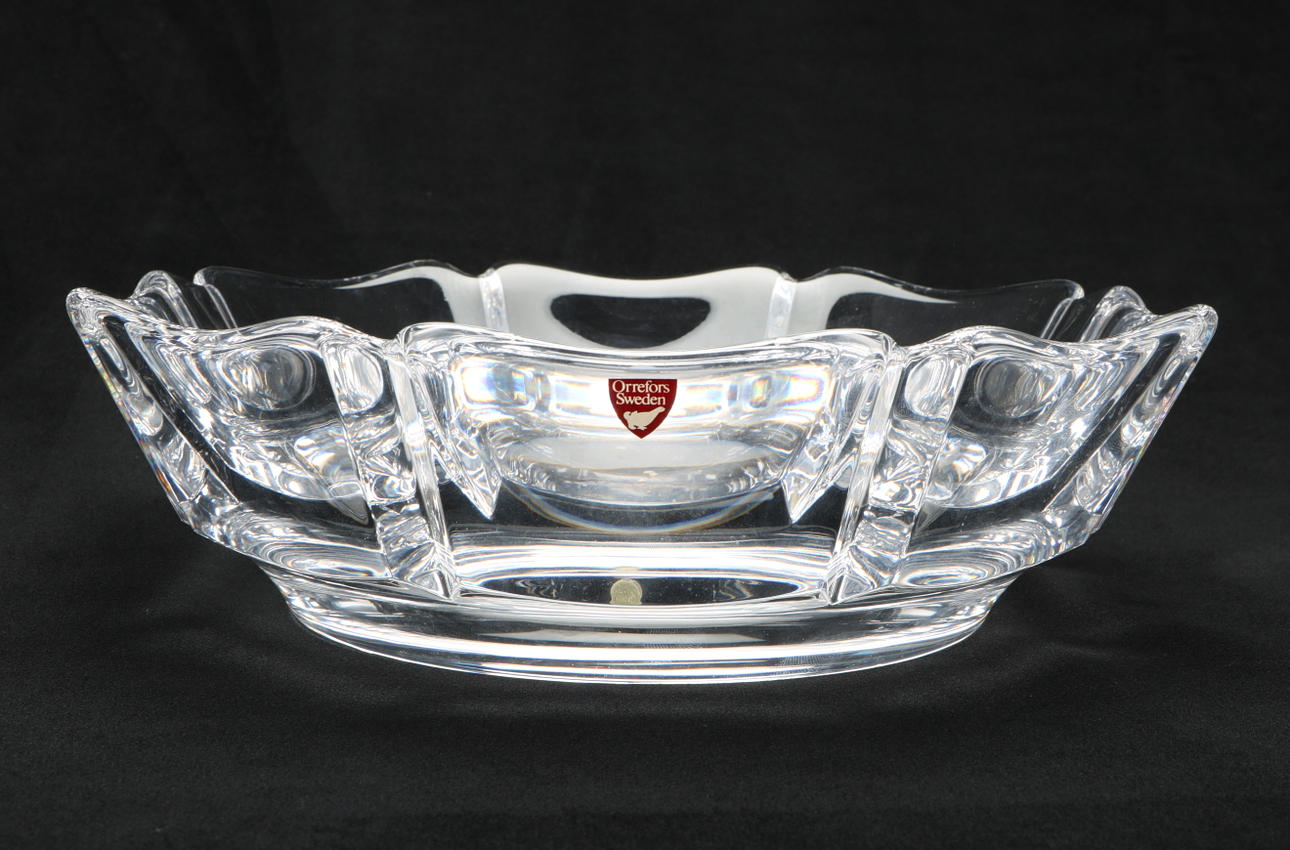 GLASSKÅL, "Corona", Lars Hellsten, Orrefors, signerad.