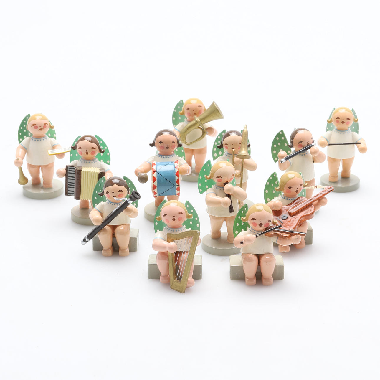 Ein 12-köpfiges Engelorchester, Erzgebirge.