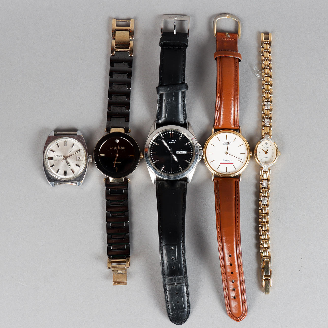 WRISTWATCH 5 pieces, steel.