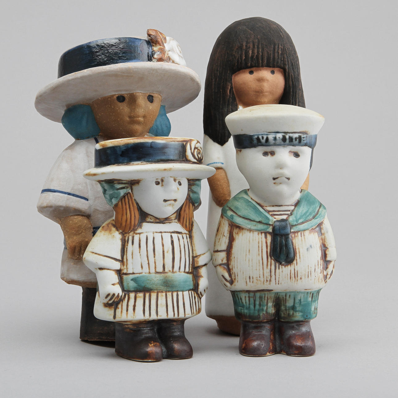 FIGURINER, 4 st, stengods, Lisa Larson bl a ur serien, sekelskiftet.