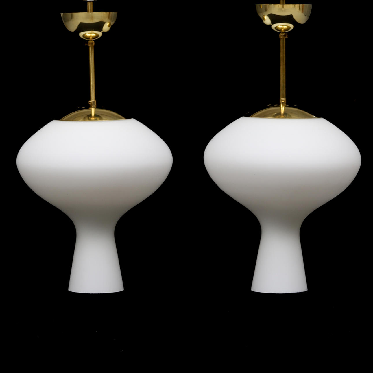 A pair of ceiling lights.