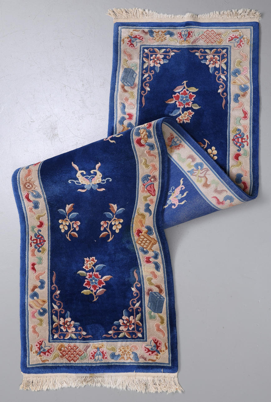 GALLERY CARPET, wool, China, dimensions approx. 324x84 cm.