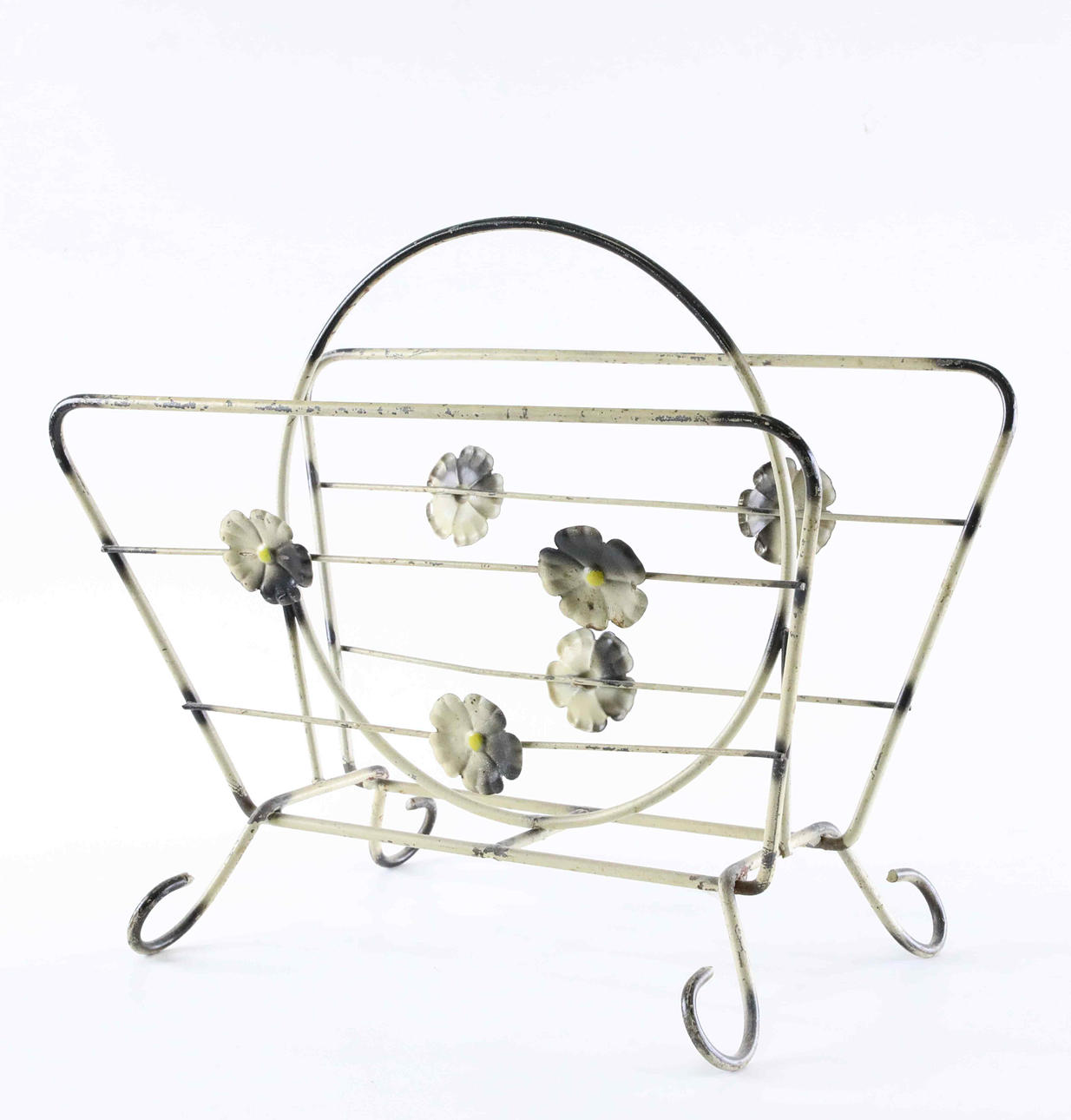 A 1940s/50s magazine rack. Furniture - Other - Auctionet