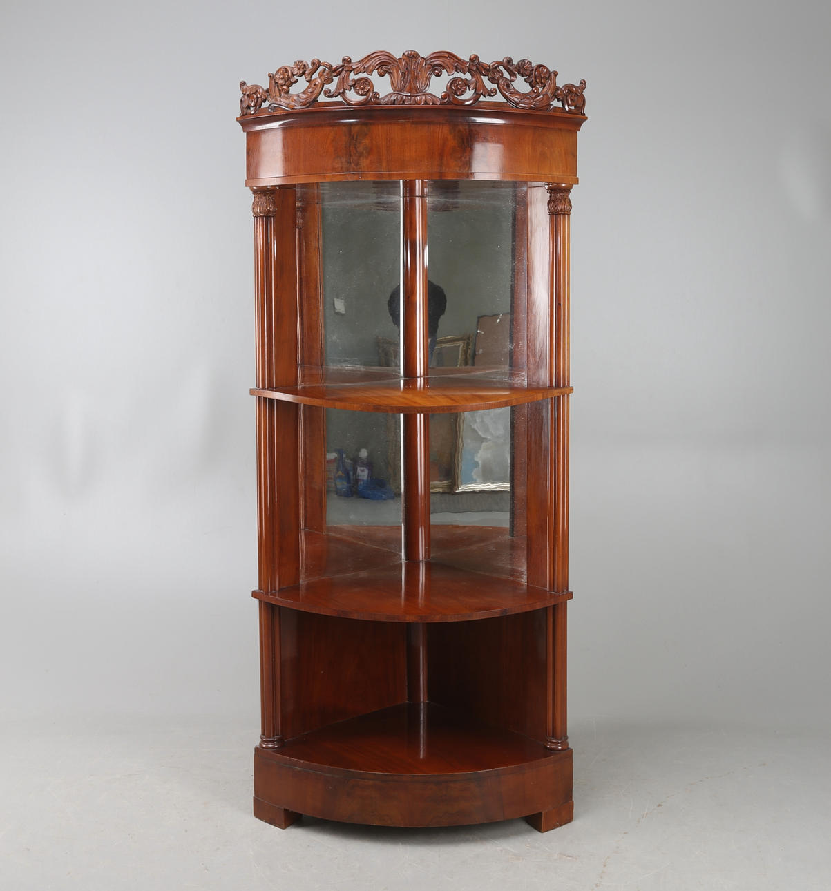 HÖRNSKÅP med spegel, senempire, 1800-tal.