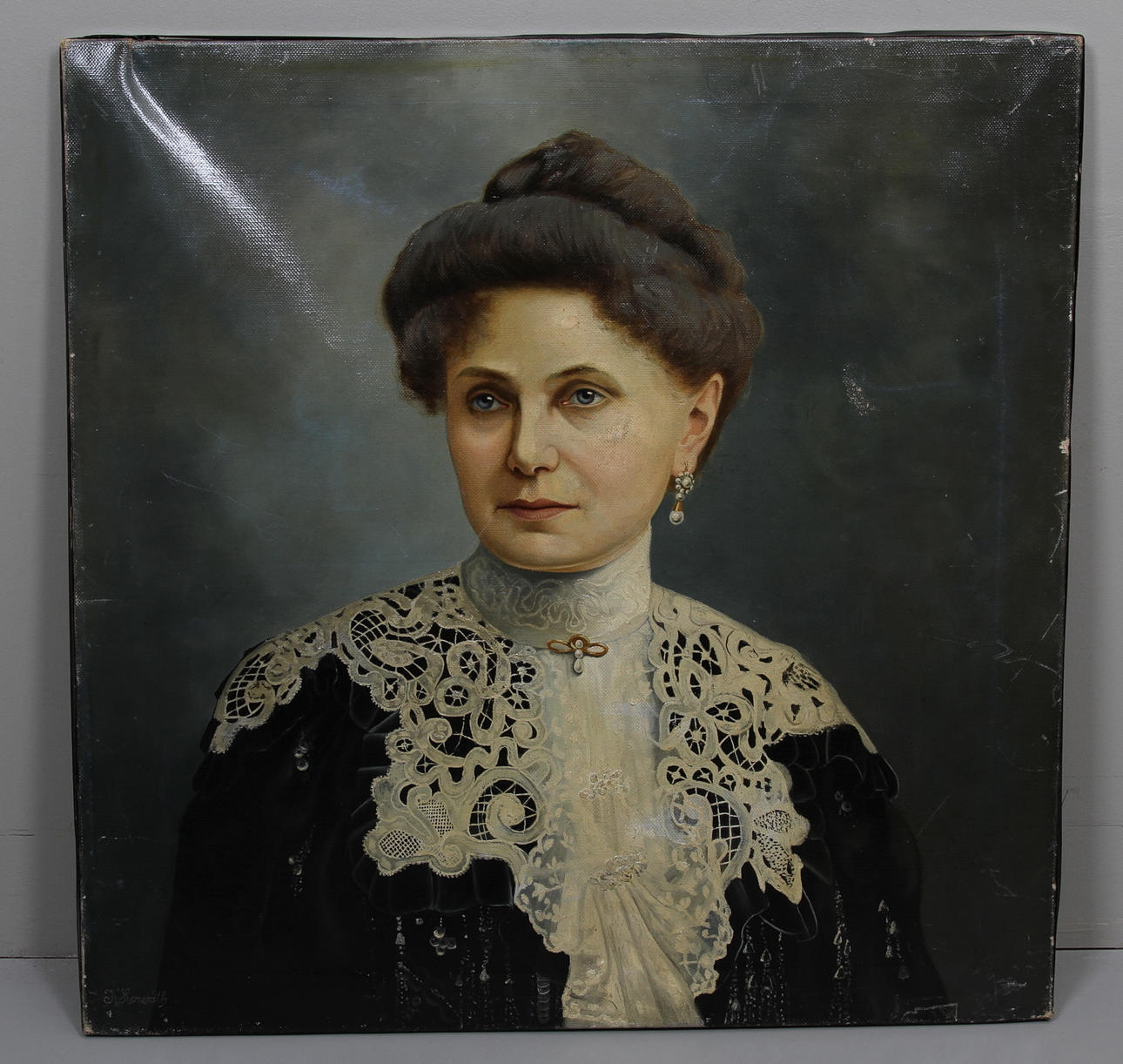 I.HORVATH. Enligt uppgift porträtt av Clementine Churchill. Olja på duk, signerad.